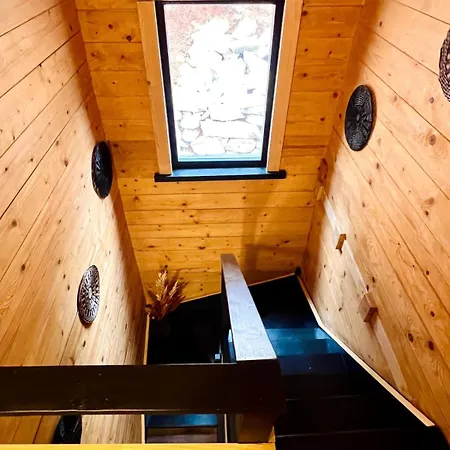 Chalet Upmarket Close To The Slopes *