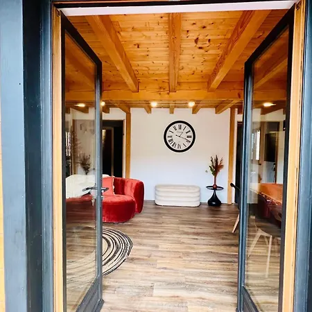 Upmarket Close To The Slopes